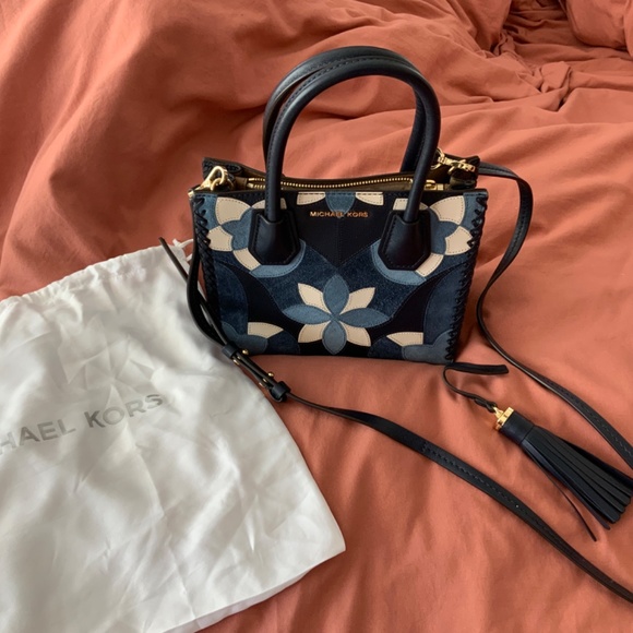 MICHAEL KORS BLUE SUEDE LEATHER FLORAL MERCER BAG - Picture 2 of 5